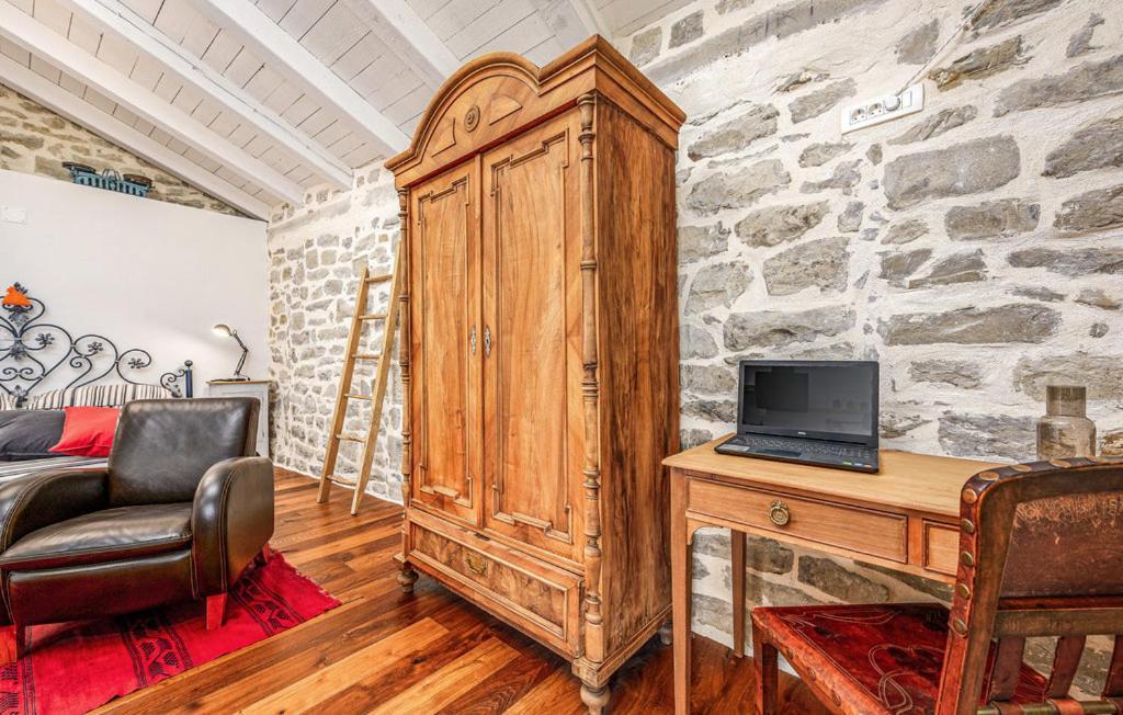 Ema Apartment Buzet Bagian luar foto